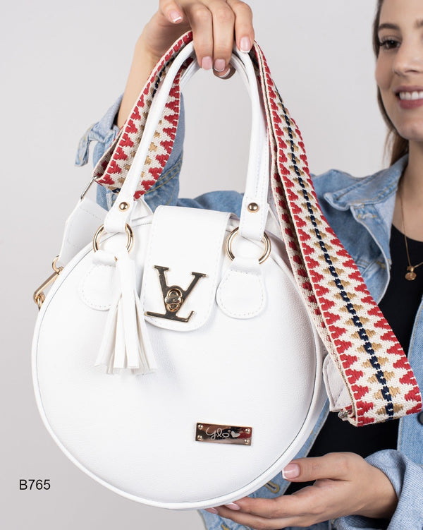 Bolso blanco con reata artesanal