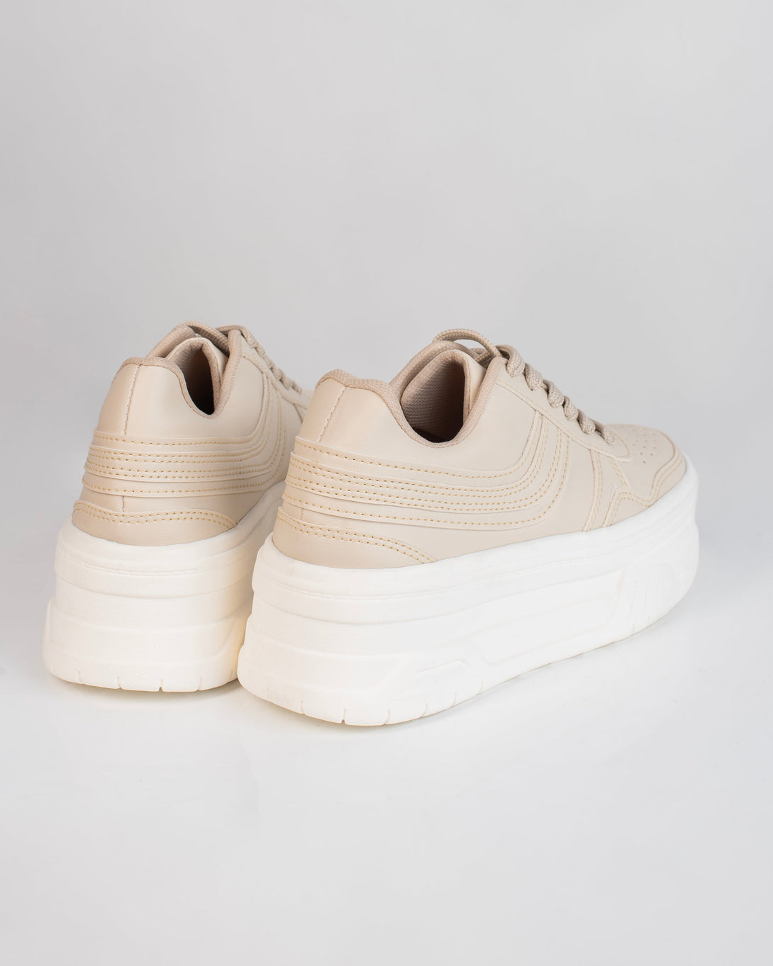 Tenis de dama color beige