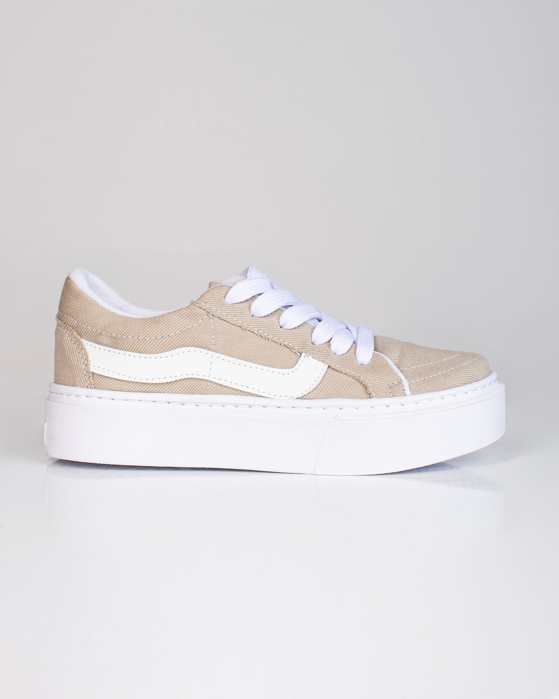 Tenis de dama tipo Vans en jeans beige