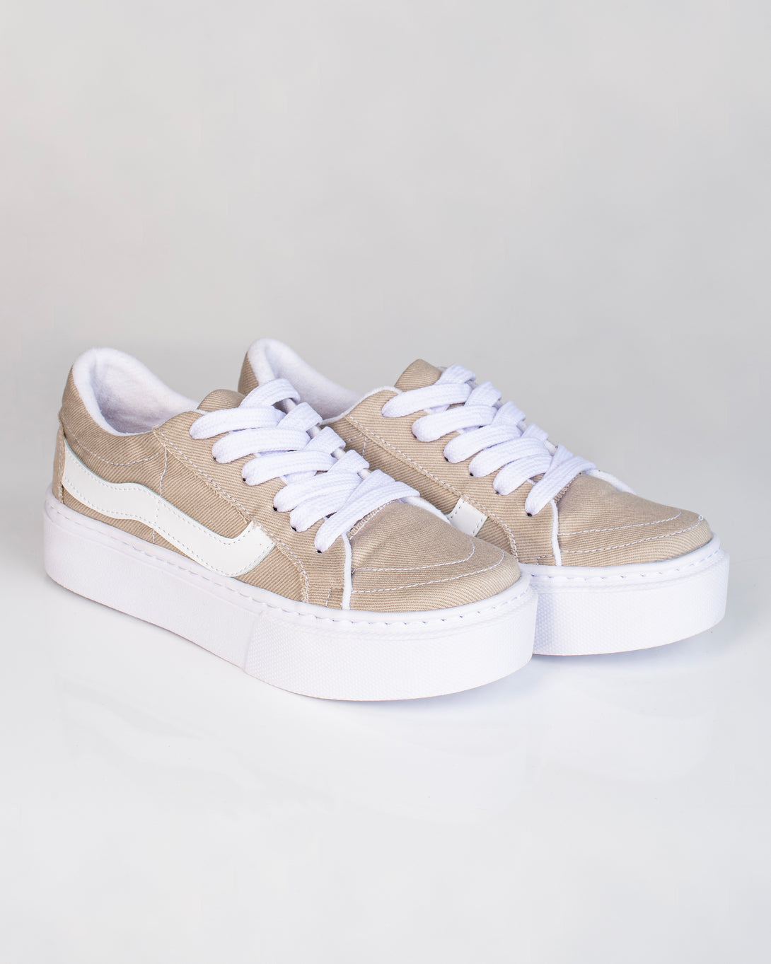 Tenis de dama tipo Vans en jeans Beige