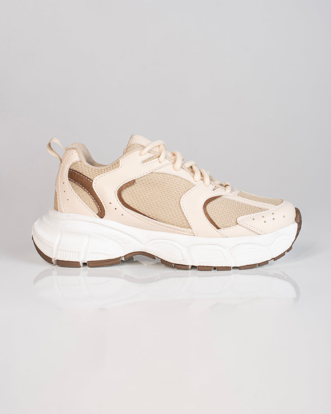 Tenis de Dama deportivo en color Beige